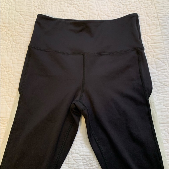 Zyia active size 4 black leggings white leopard stripe - Picture 6 of 6